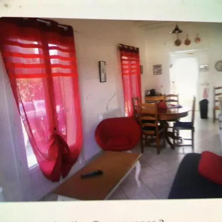 بيت للعطل Charmante Petite Maison تارْب